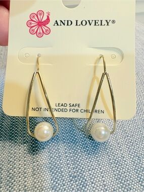 Teardrop Earrings with White Pearl Accent
